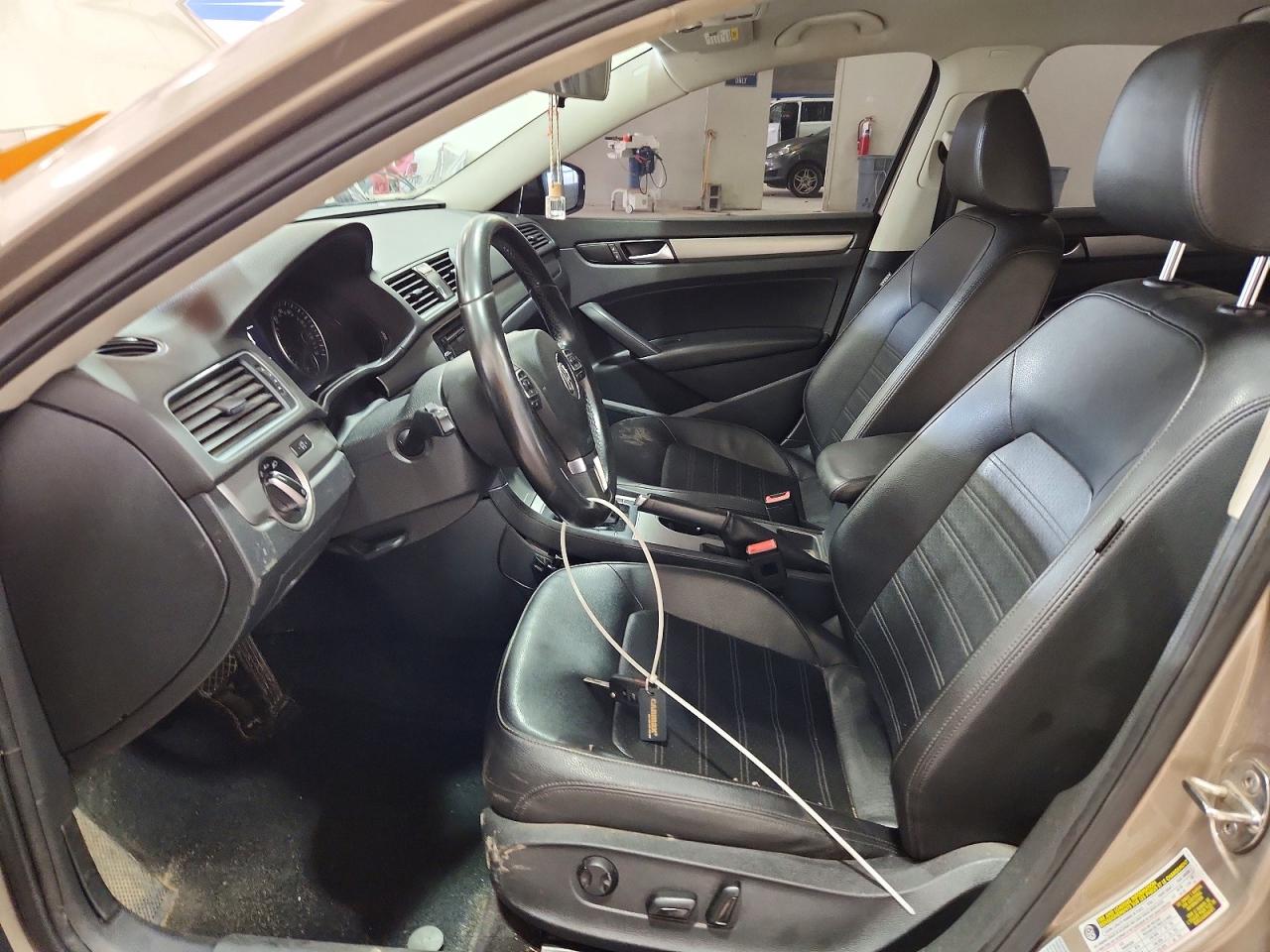 2015 VOLKSWAGEN PASSAT SE photo 7
