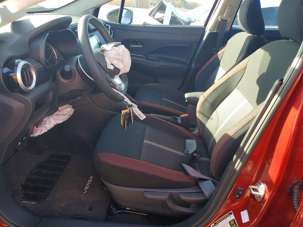 2025 NISSAN VERSA SR photo 13