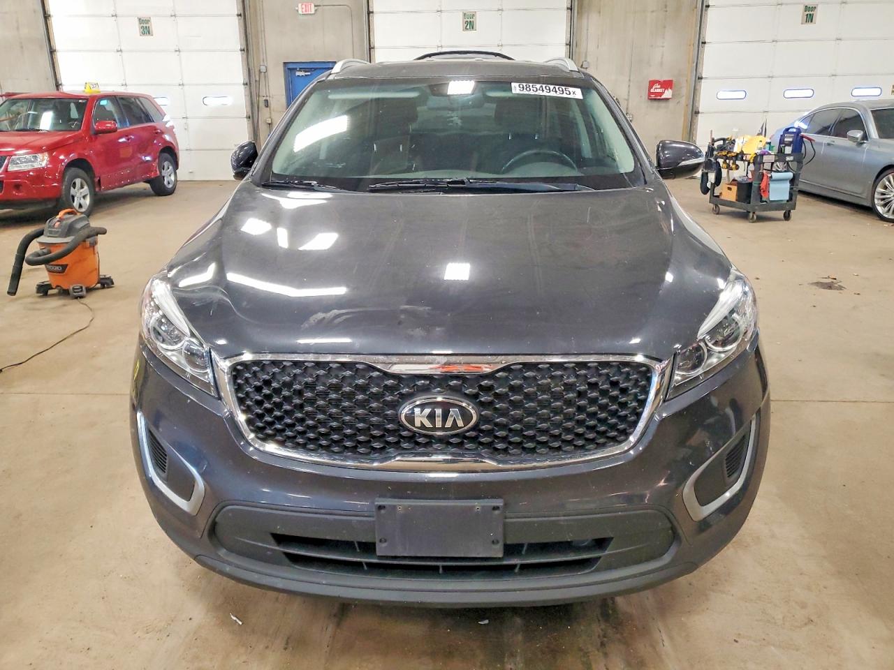 2017 KIA SORENTO LX photo 5