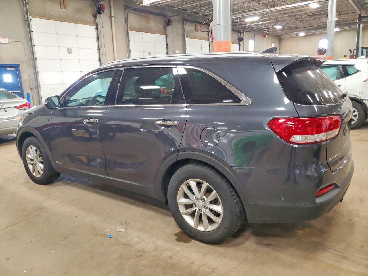 2017 KIA SORENTO LX photo 2