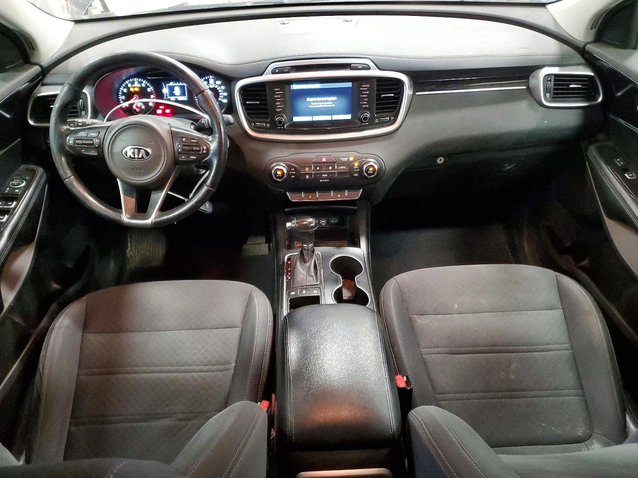 2017 KIA SORENTO LX photo 8
