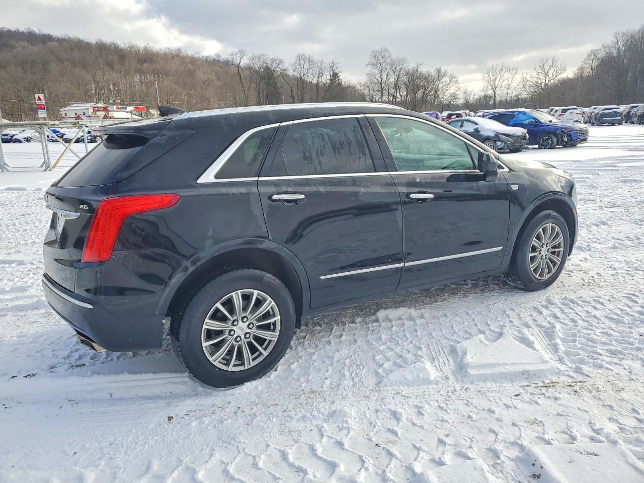2017 CADILLAC XT5 LUXURY photo 3