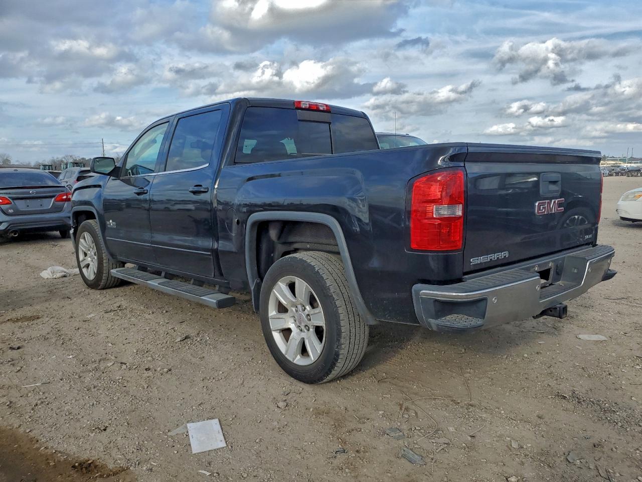 2015 GMC SIERRA C1500 SLE photo 2