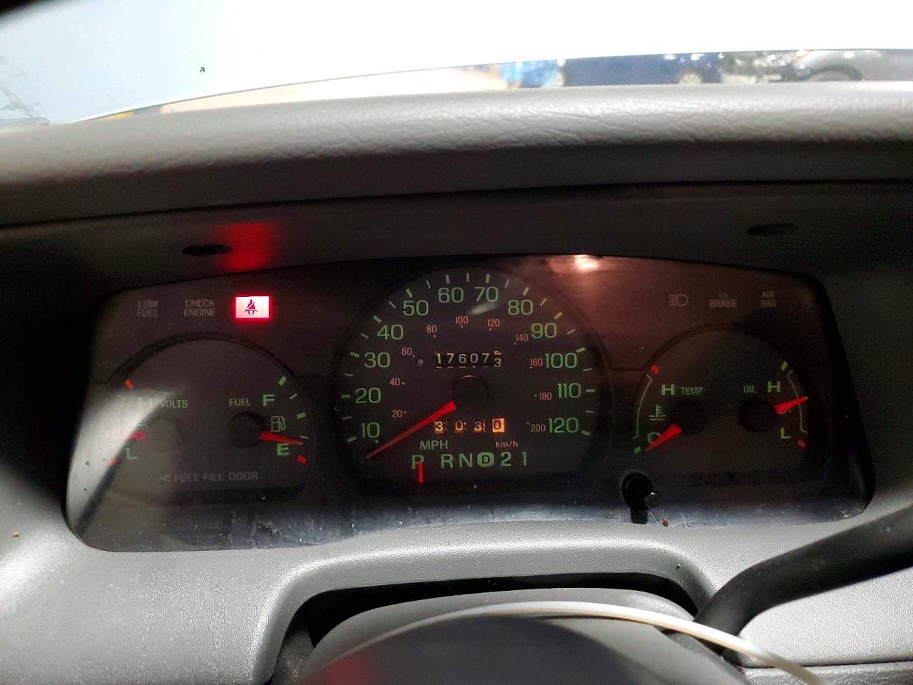 2004 MERCURY GRAND MARQUIS GS photo 9
