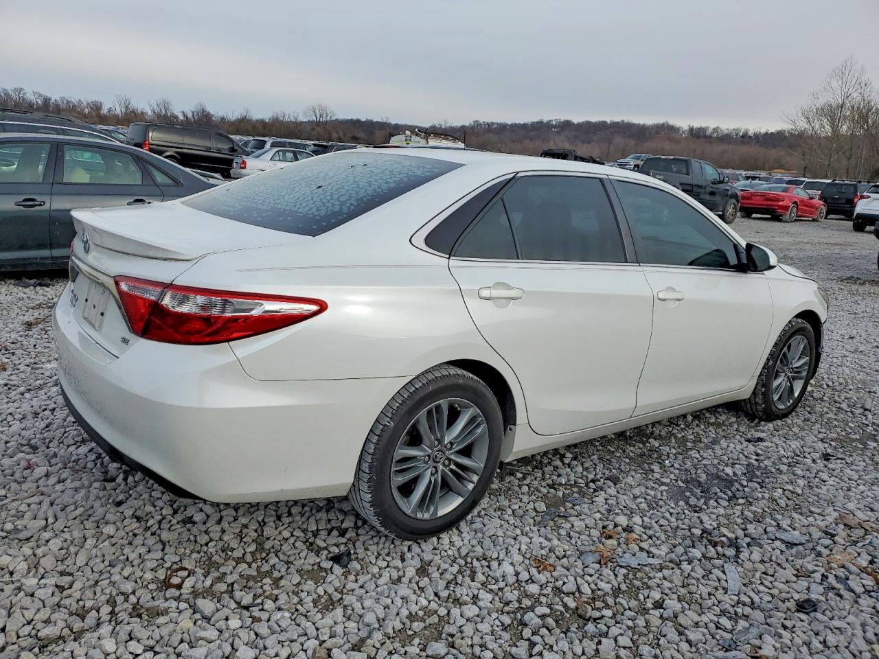 2017 TOYOTA CAMRY LE photo 5