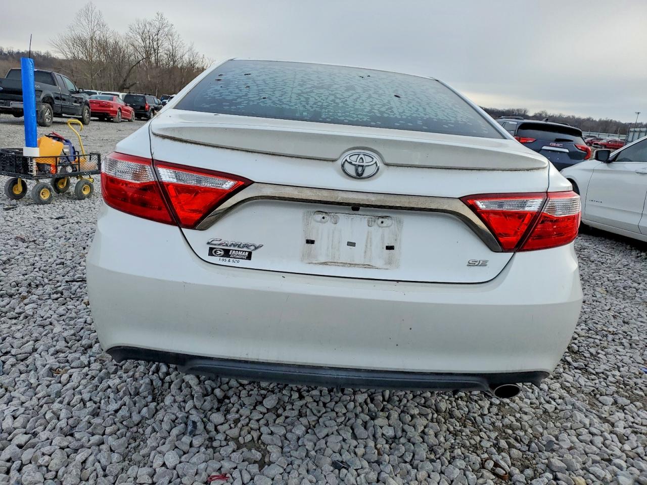 2017 TOYOTA CAMRY LE photo 11