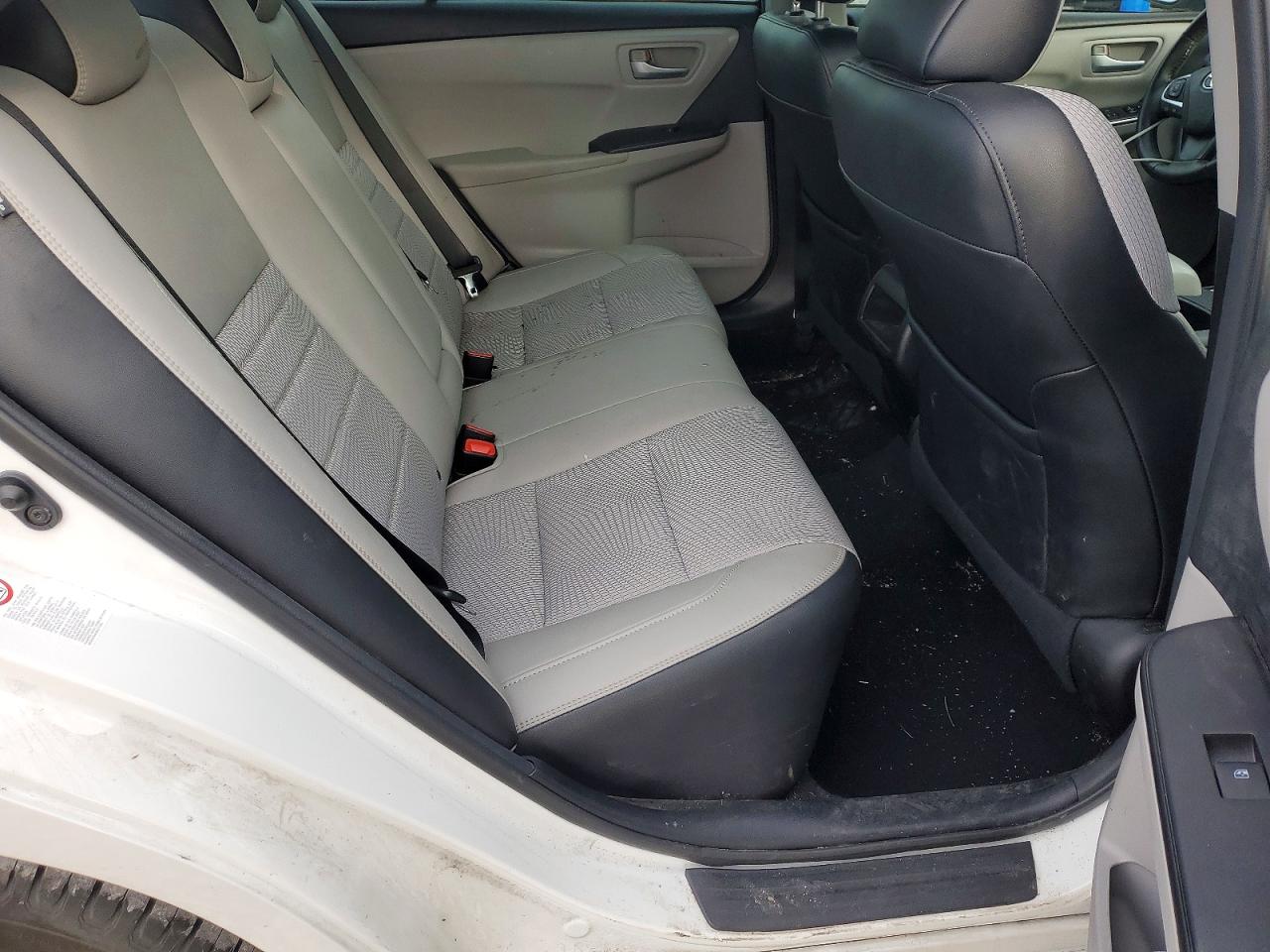 2017 TOYOTA CAMRY LE photo 19