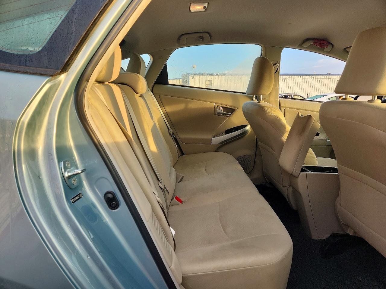 2012 TOYOTA PRIUS photo 28