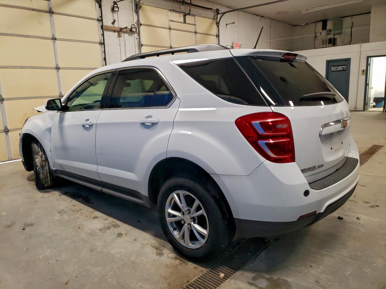 2017 CHEVROLET EQUINOX LT photo 2