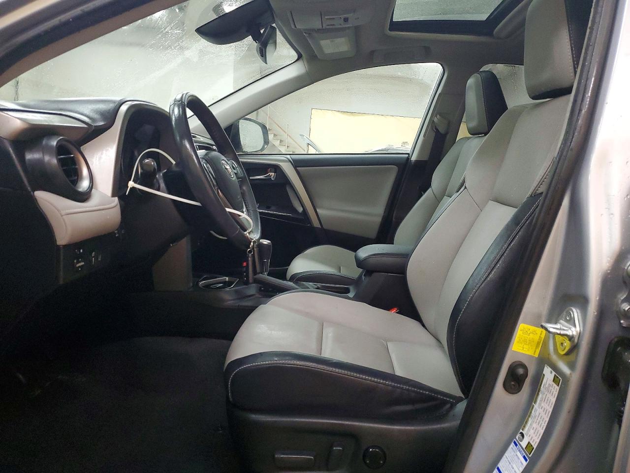 2017 TOYOTA RAV4 LIMITED photo 7