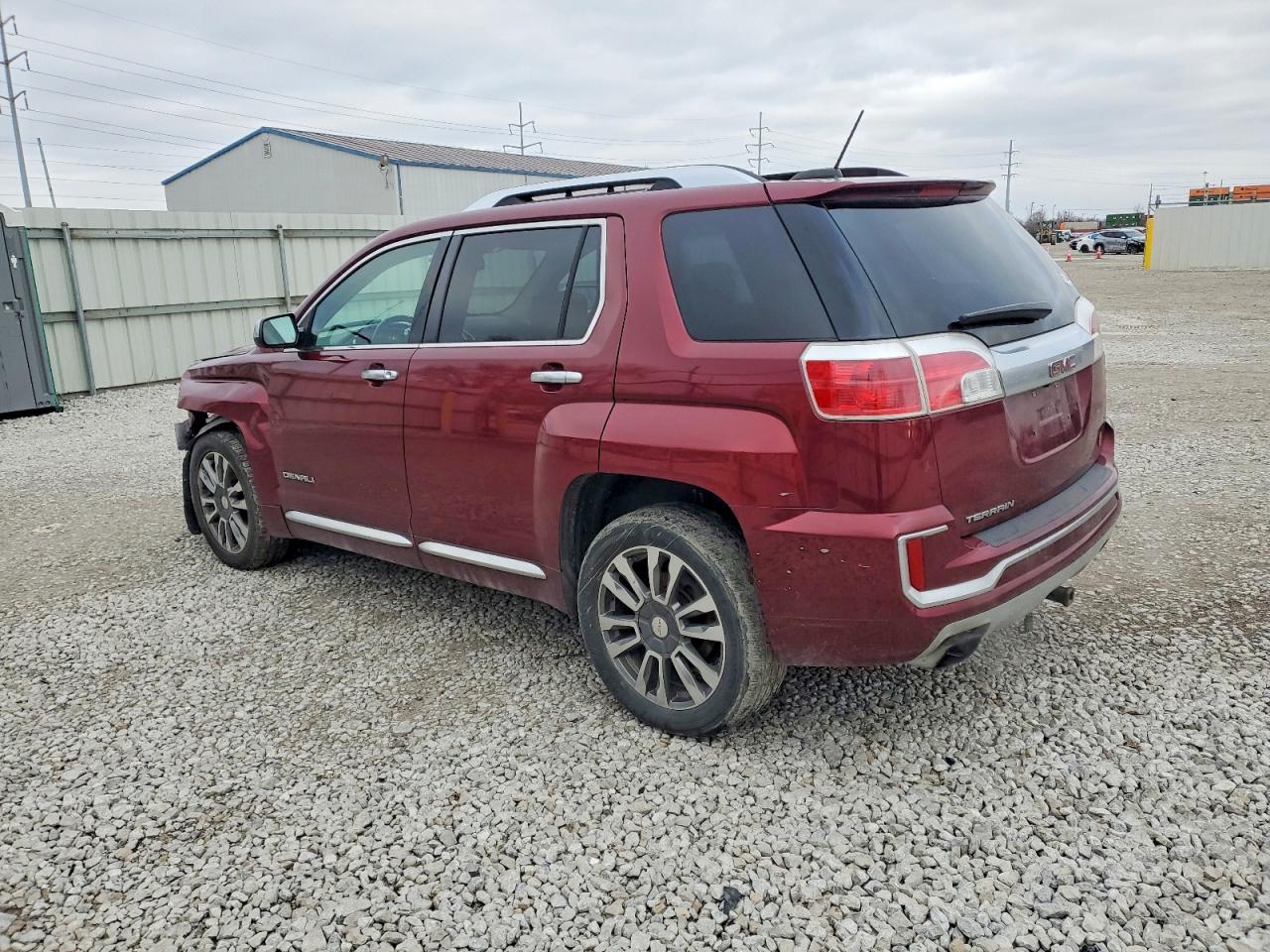2017 GMC TERRAIN DENALI photo 2