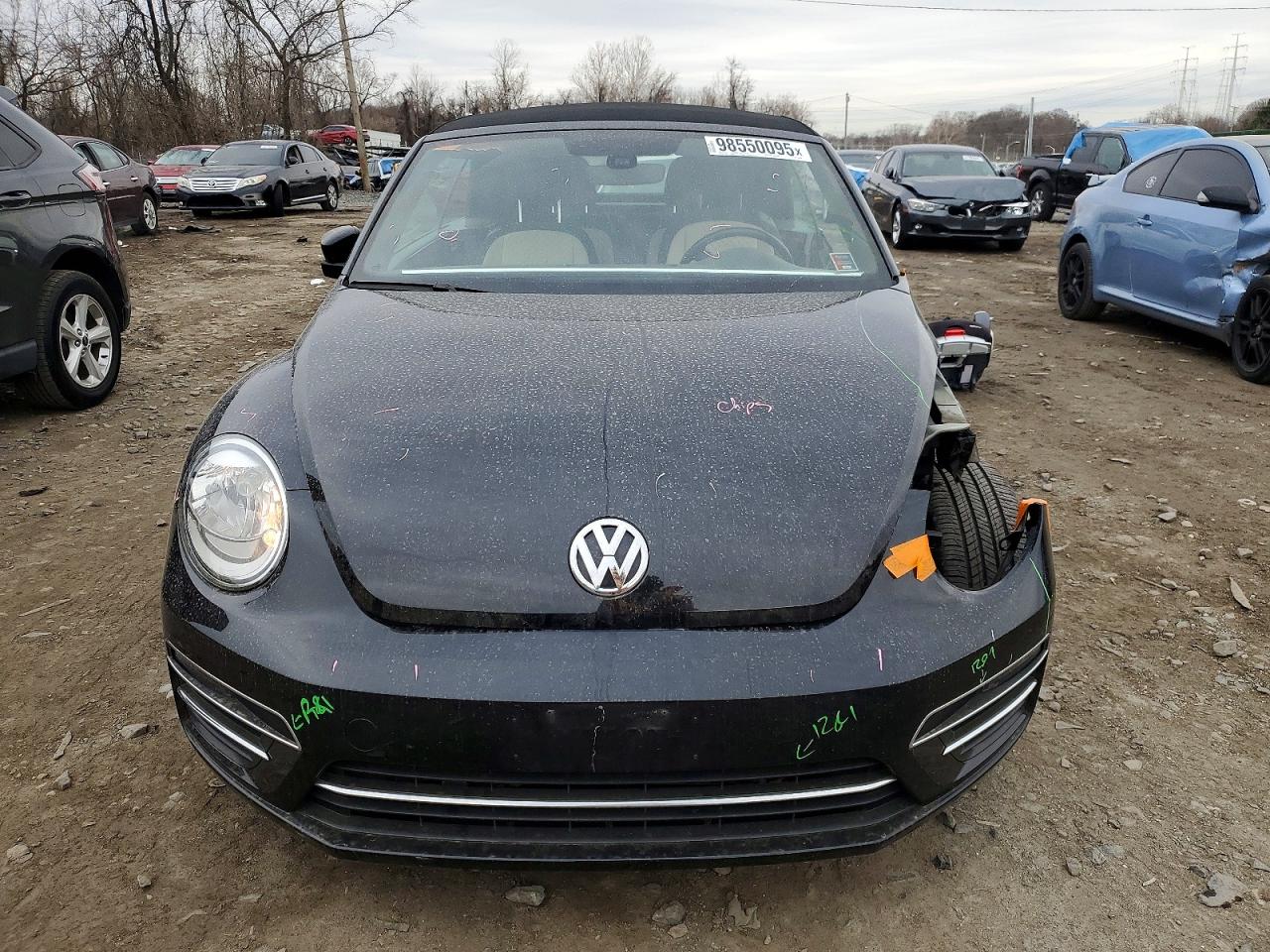 2019 VOLKSWAGEN BEETLE S photo 5