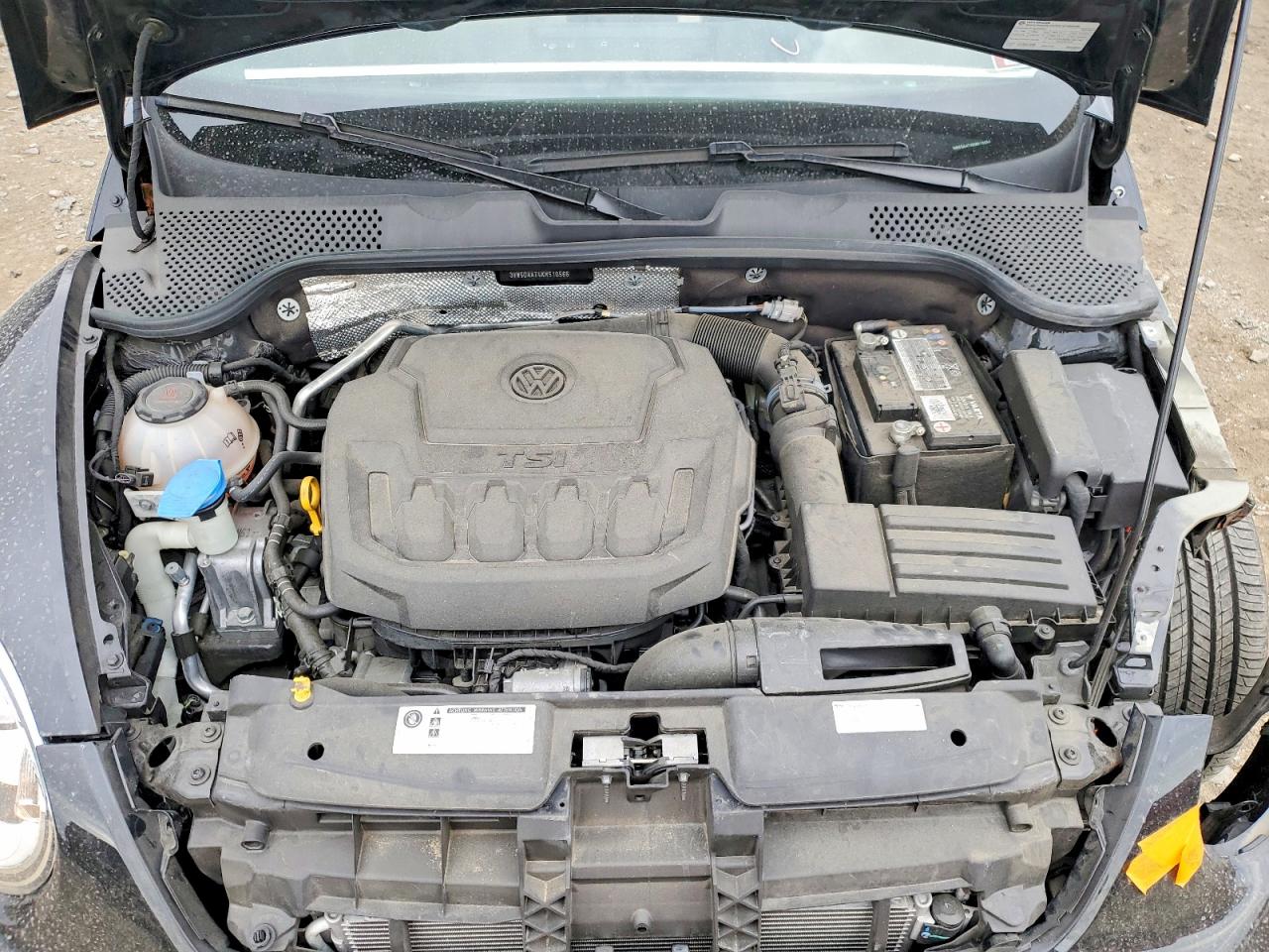 2019 VOLKSWAGEN BEETLE S photo 11