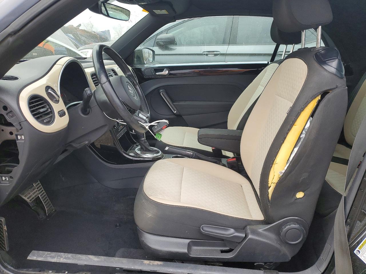 2019 VOLKSWAGEN BEETLE S photo 7