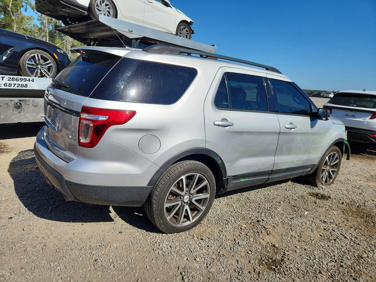 2015 FORD EXPLORER XLT photo 3