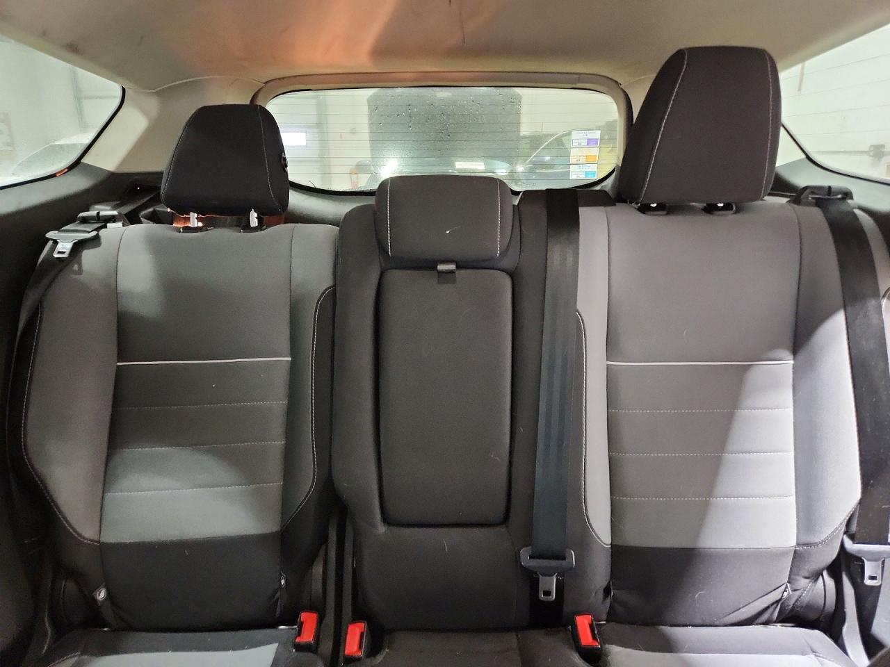 2015 FORD ESCAPE SE photo 19