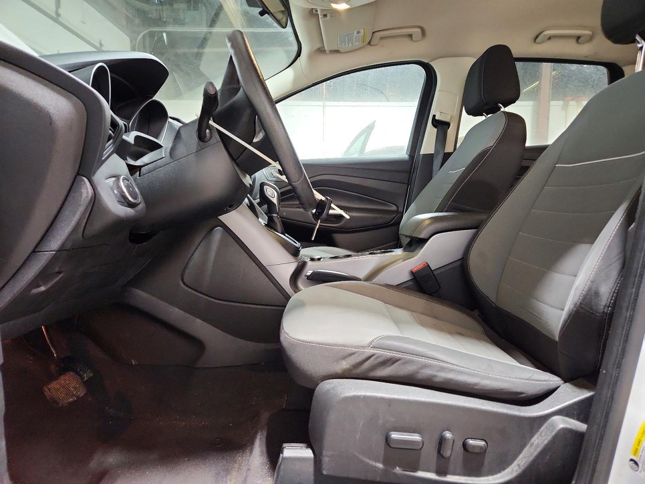 2015 FORD ESCAPE SE photo 13