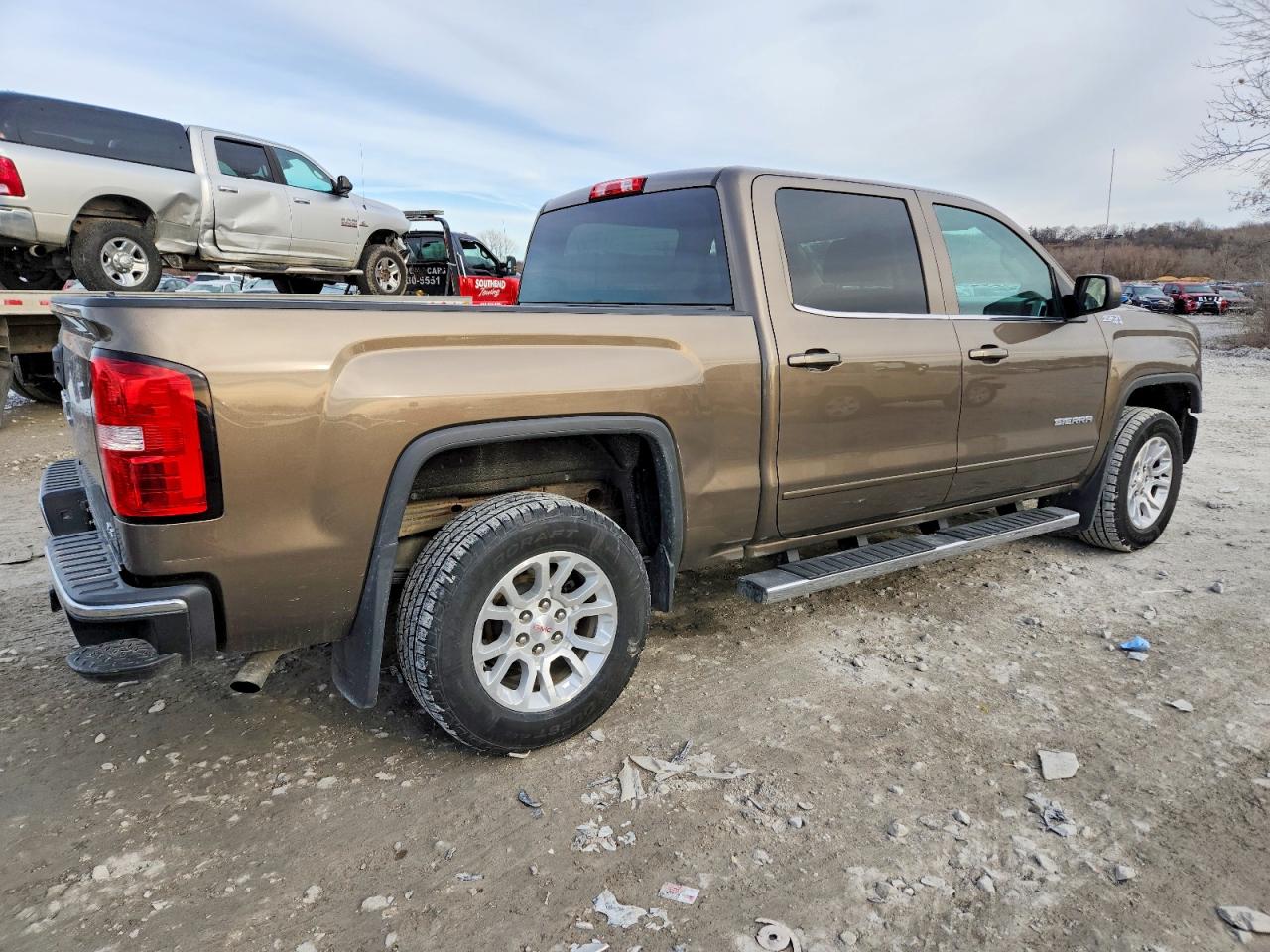 2014 GMC SIERRA K1500 SLE photo 3