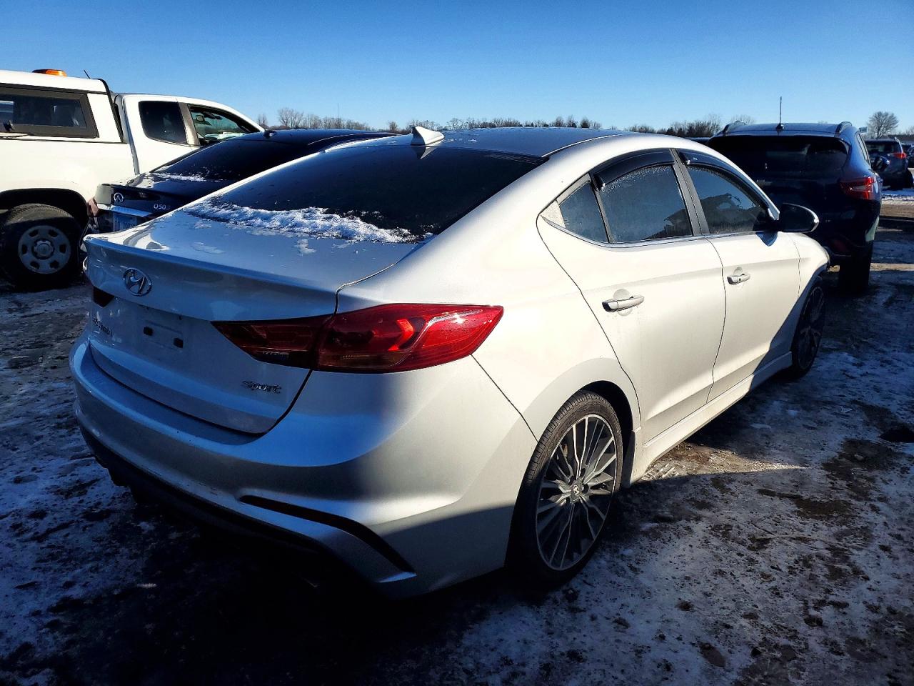 2018 HYUNDAI ELANTRA SPORT photo 3