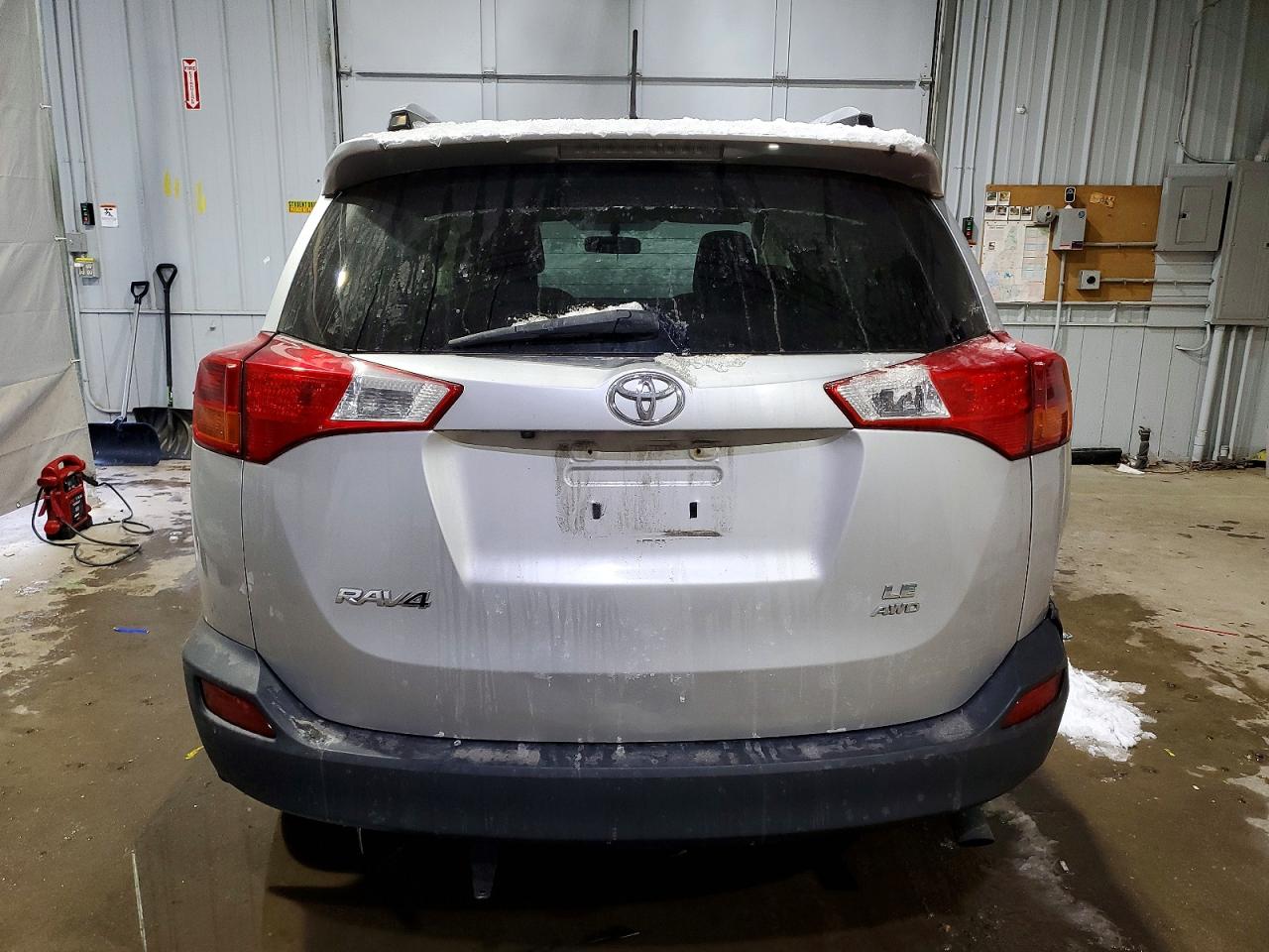 2014 TOYOTA RAV4 LE photo 6