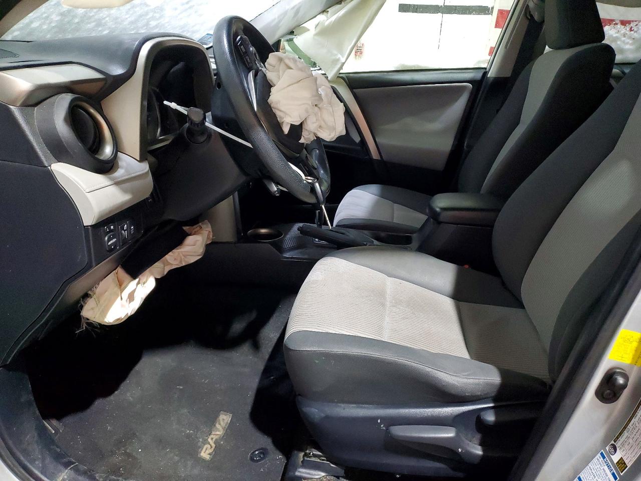 2014 TOYOTA RAV4 LE photo 7