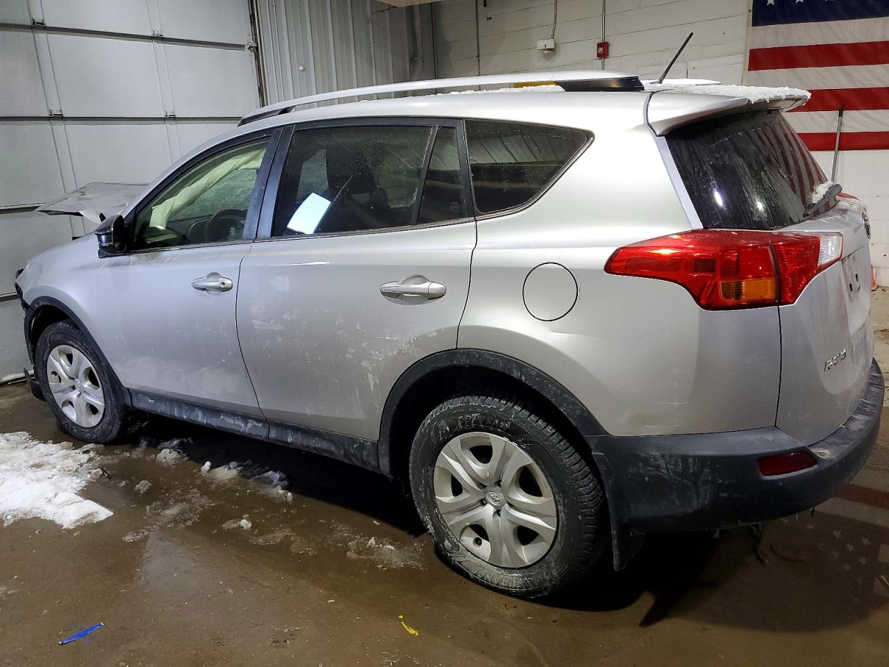 2014 TOYOTA RAV4 LE photo 2