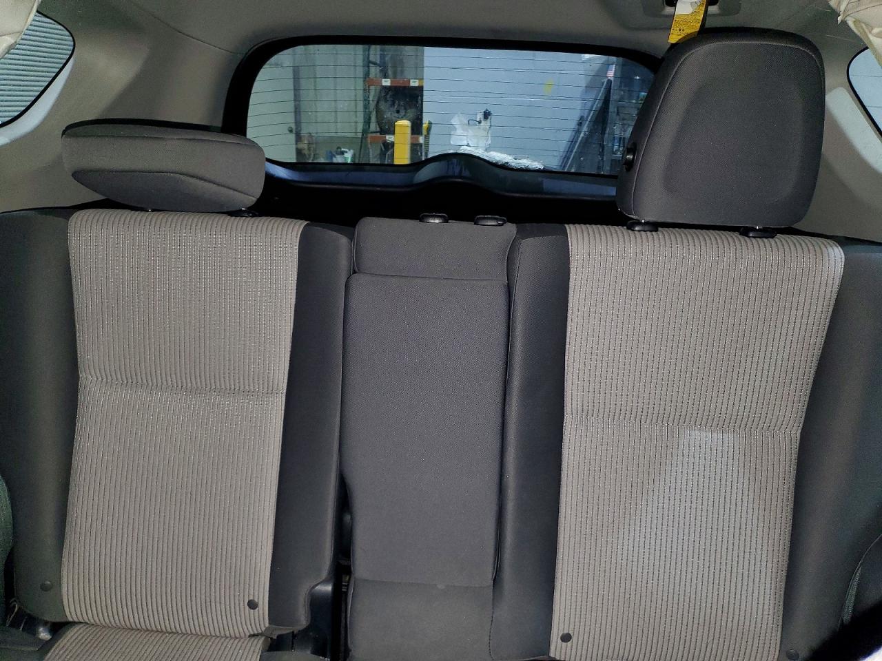 2014 TOYOTA RAV4 LE photo 10