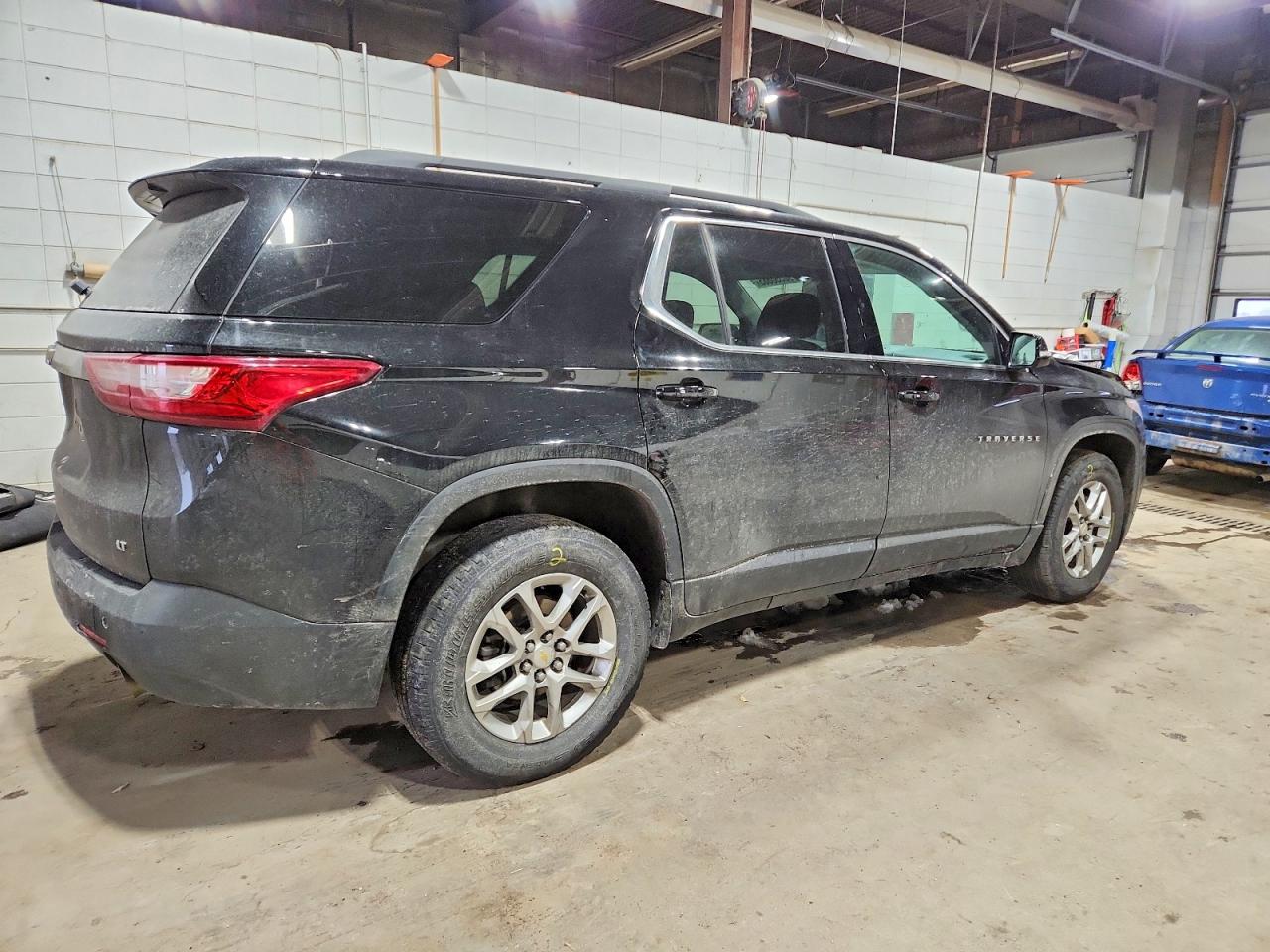 2020 CHEVROLET TRAVERSE LT photo 3