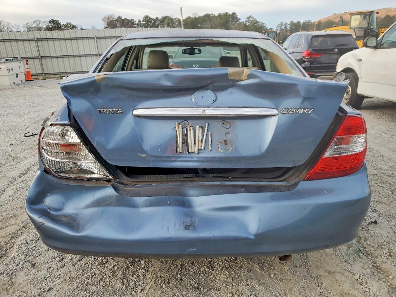 2002 TOYOTA CAMRY LE photo 6