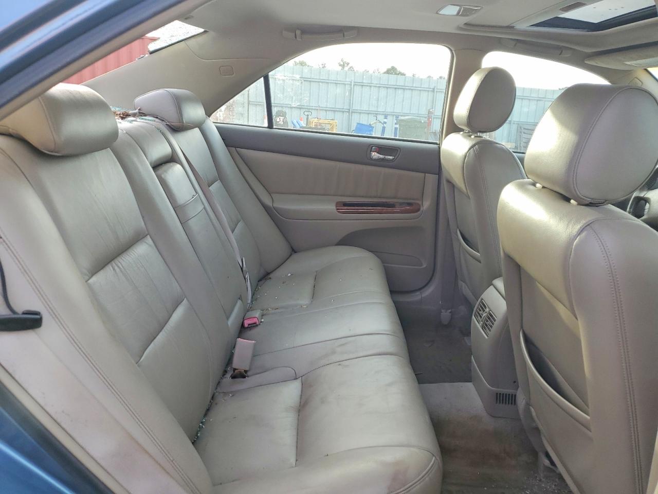 2002 TOYOTA CAMRY LE photo 10