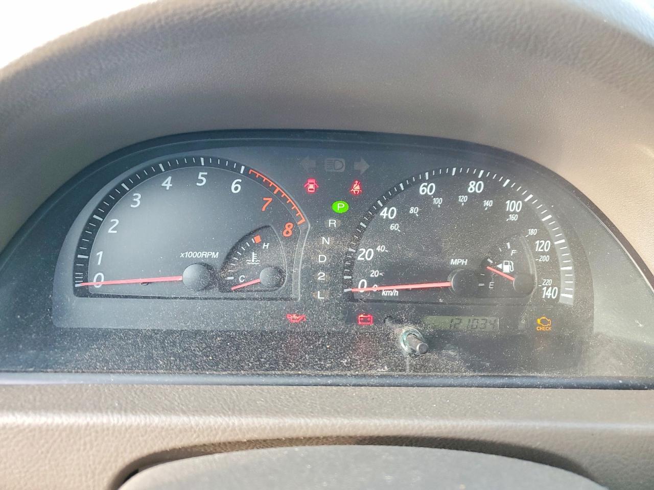 2002 TOYOTA CAMRY LE photo 9