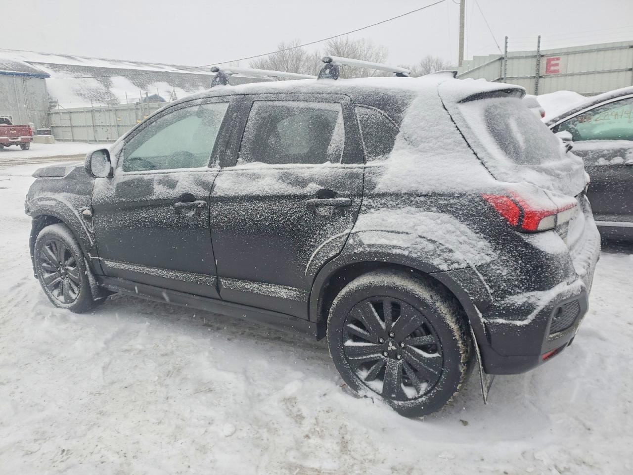 2024 MITSUBISHI OUTLANDER SPORT S/SE photo 2