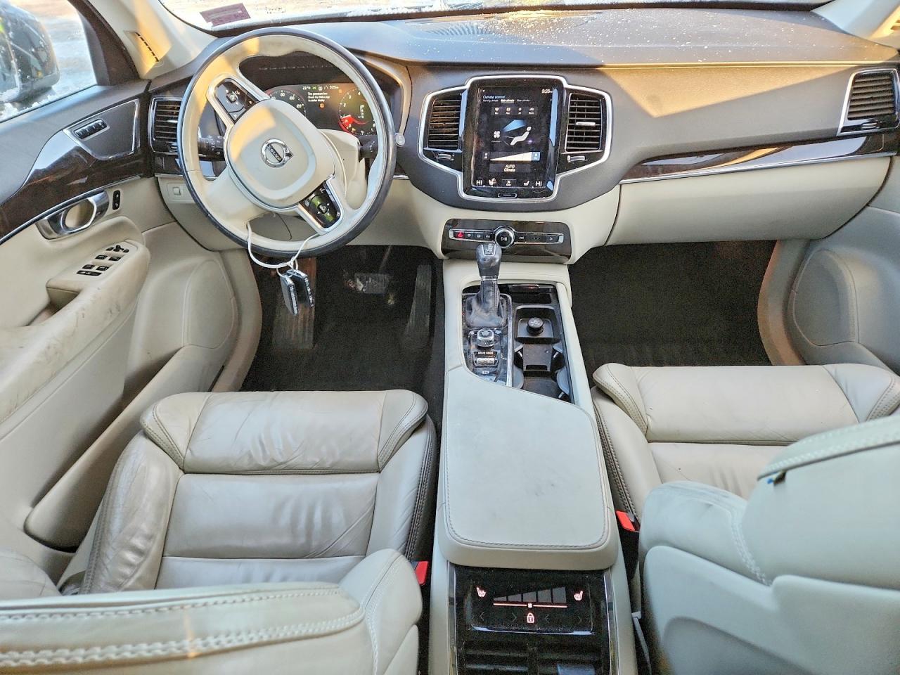 2018 VOLVO XC90 T6 photo 8