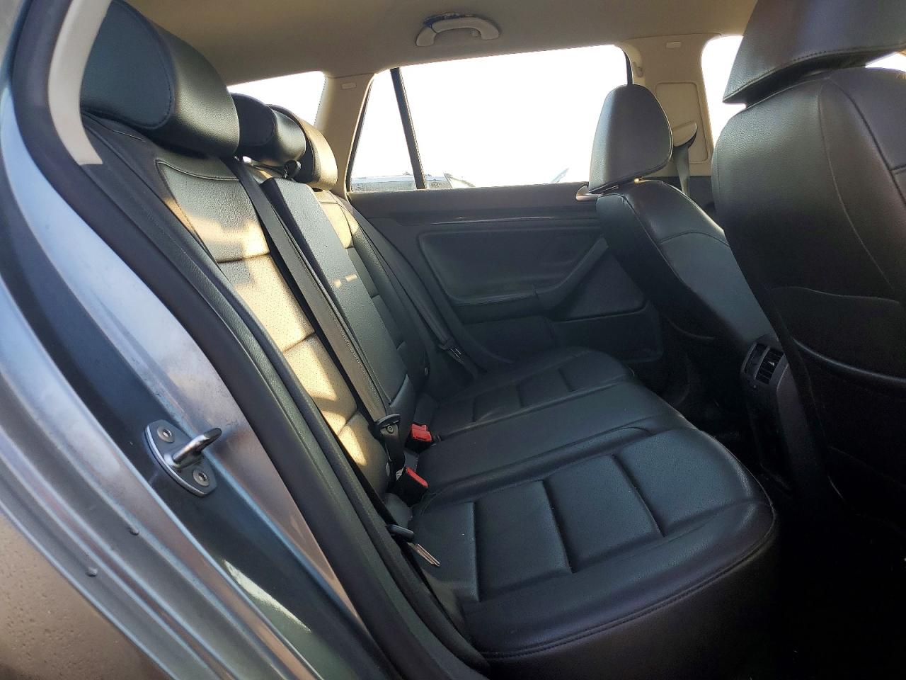 2011 VOLKSWAGEN JETTA TDI photo 10