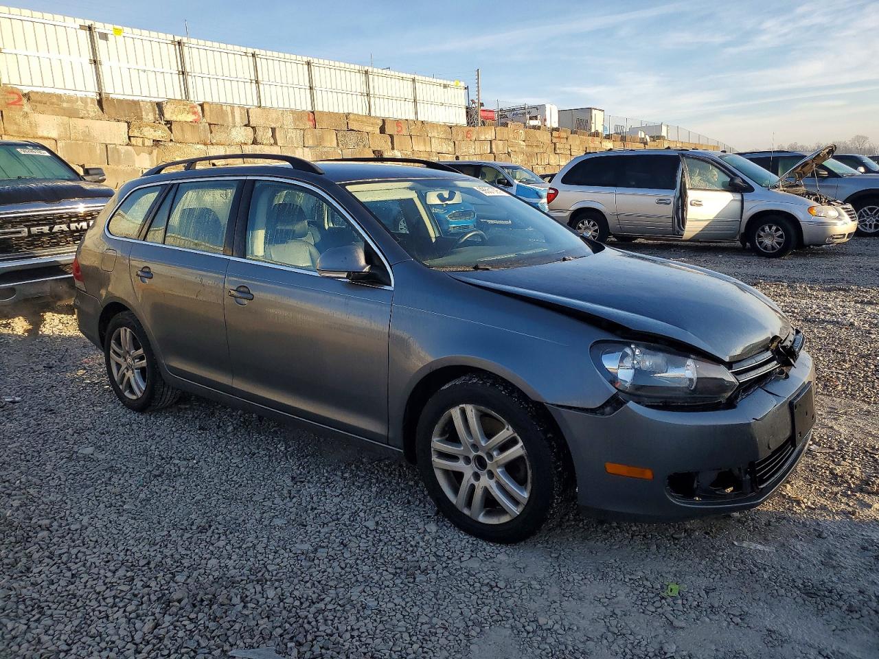 2011 VOLKSWAGEN JETTA TDI photo 4