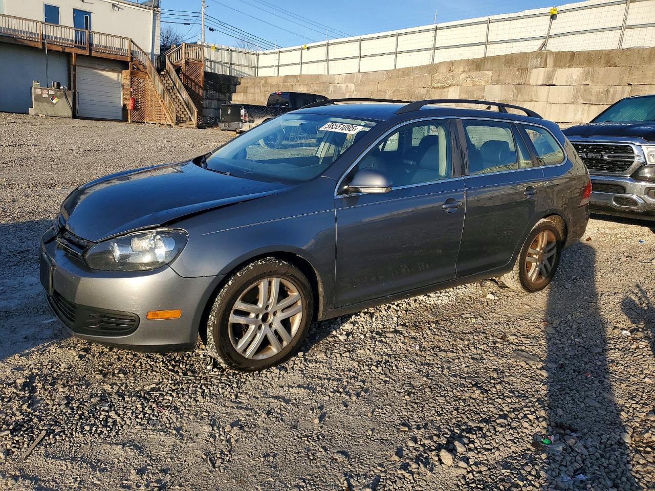2011 VOLKSWAGEN JETTA
