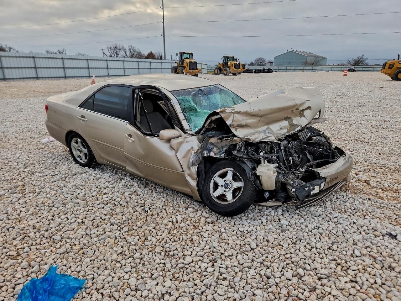 2006 TOYOTA CAMRY LE photo 4
