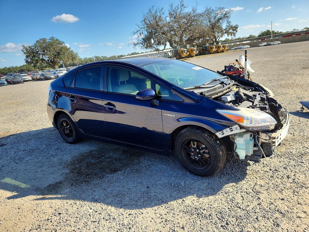 2015 TOYOTA PRIUS photo 4