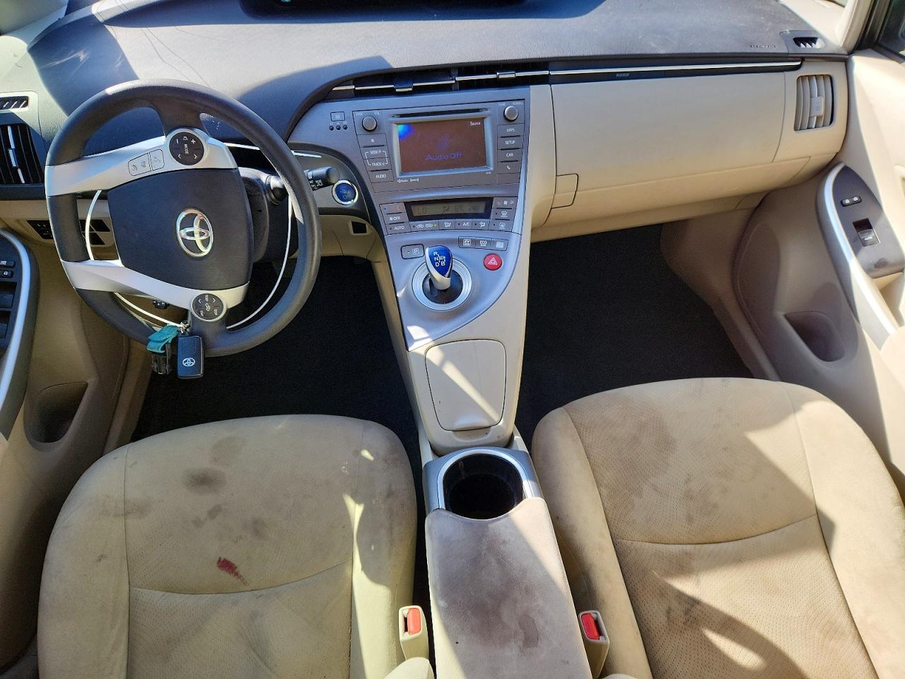 2015 TOYOTA PRIUS photo 8