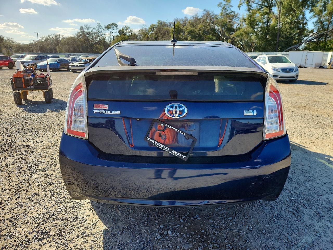 2015 TOYOTA PRIUS photo 6