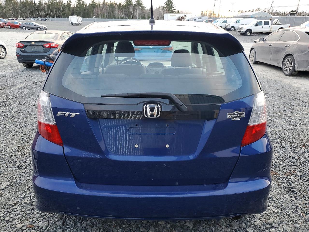 2013 HONDA FIT LX photo 6