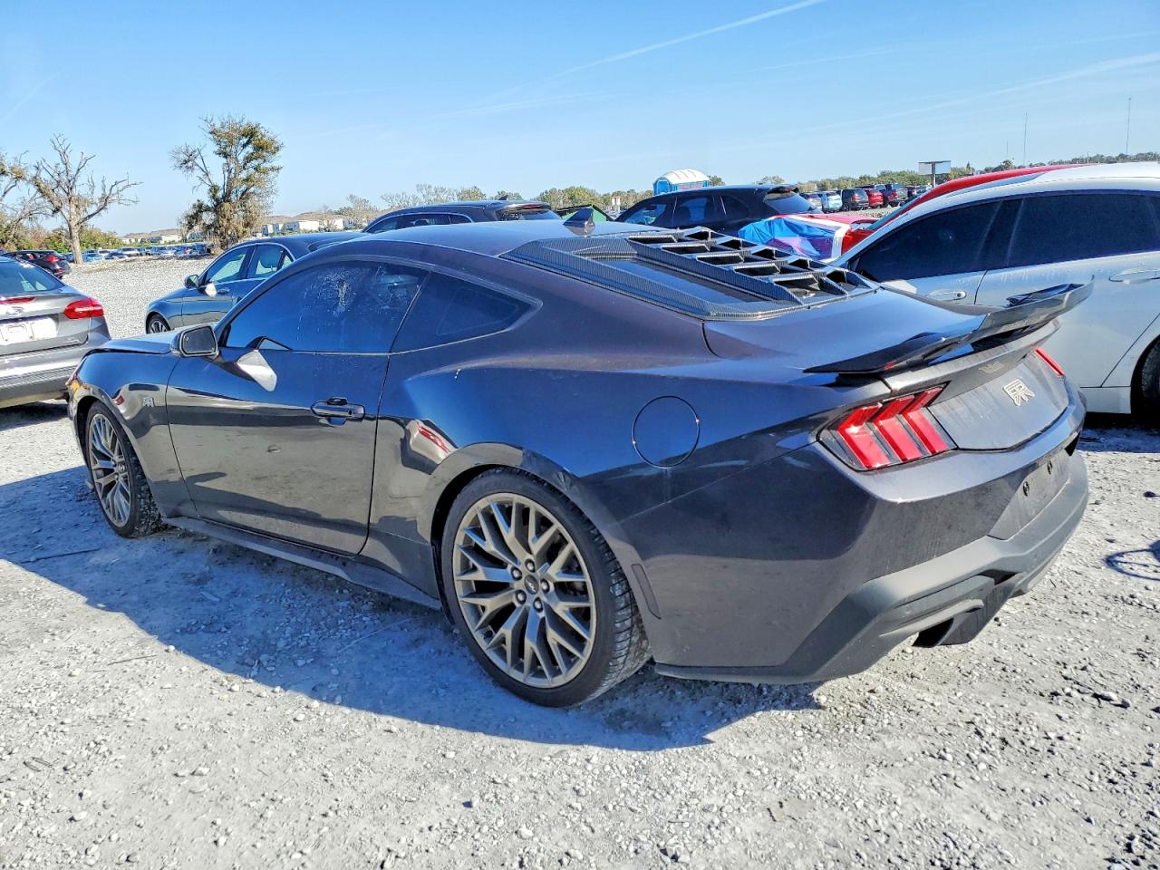 2024 FORD MUSTANG photo 3