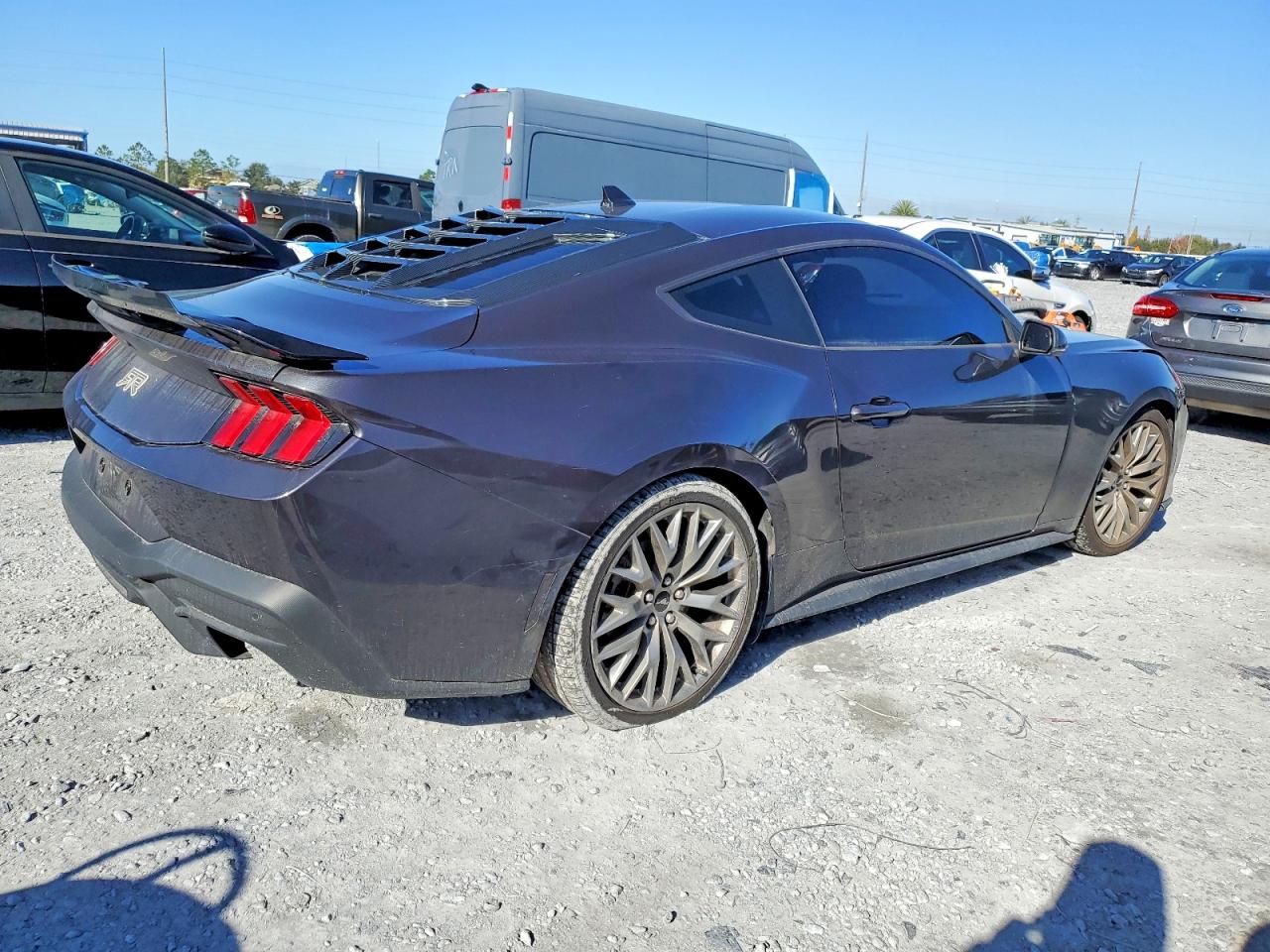 2024 FORD MUSTANG photo 5