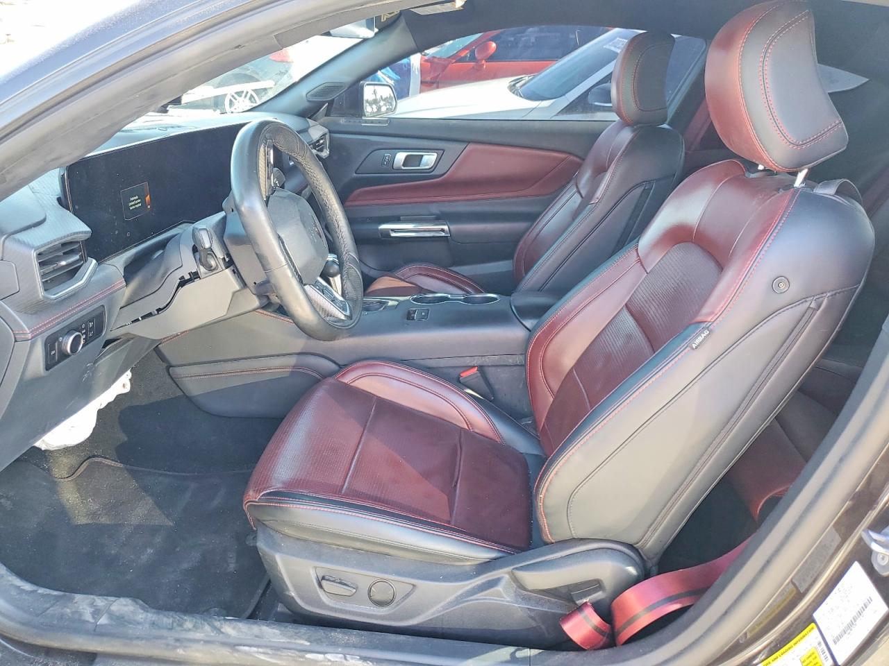 2024 FORD MUSTANG photo 13