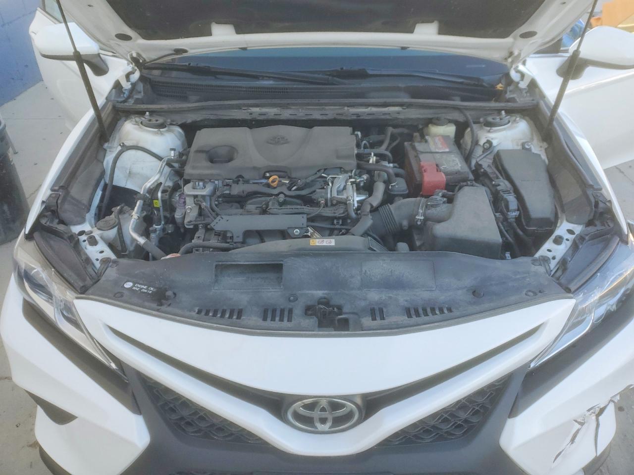 2018 TOYOTA CAMRY L photo 11