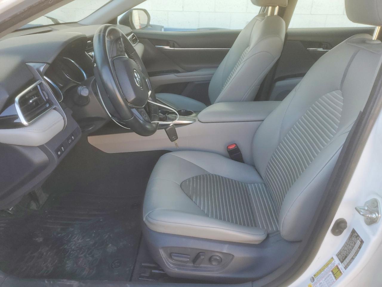 2018 TOYOTA CAMRY L photo 7