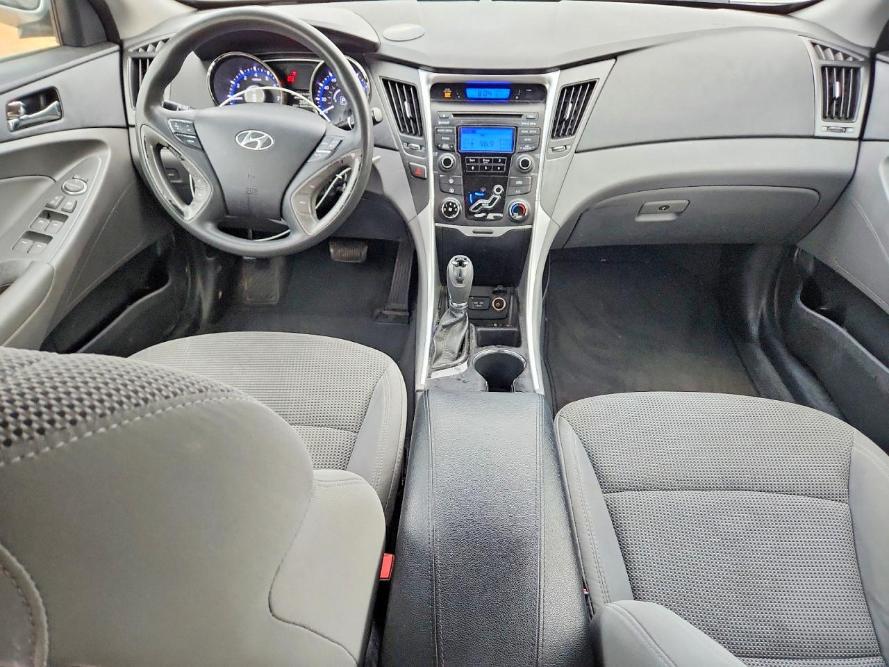 2013 HYUNDAI SONATA GLS photo 8