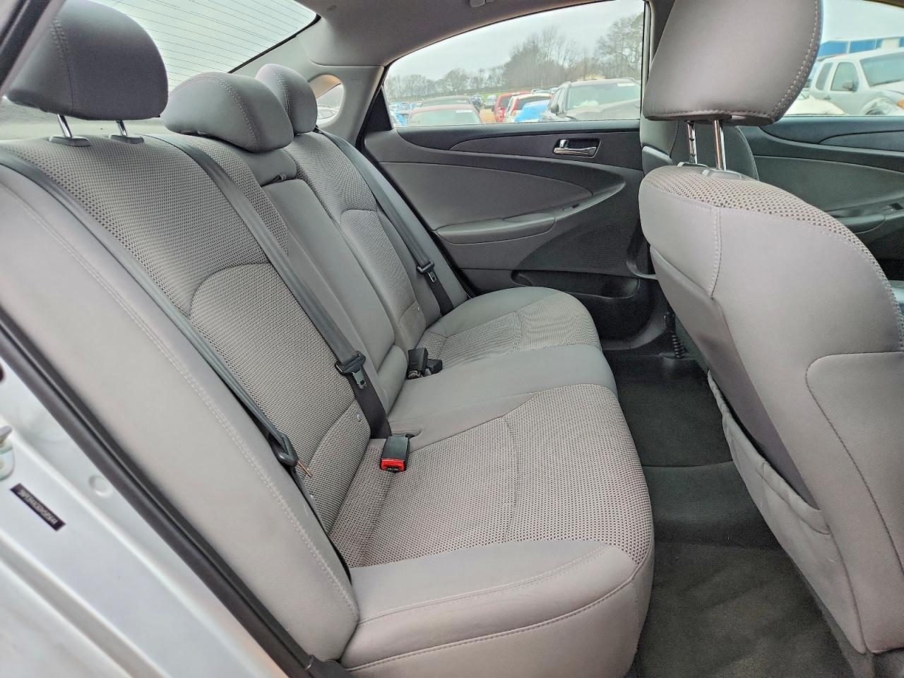 2013 HYUNDAI SONATA GLS photo 10