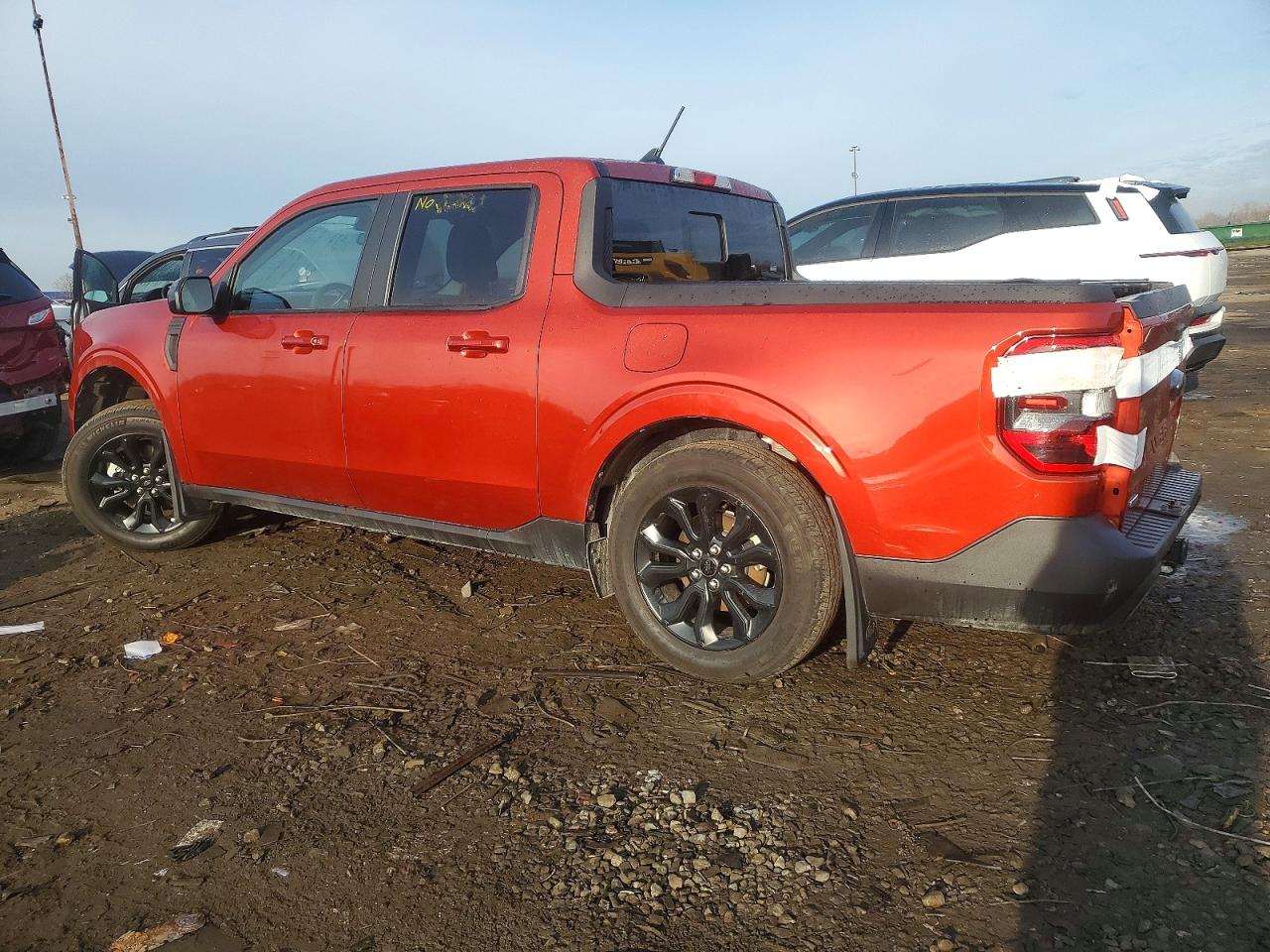 2024 FORD MAVERICK LARIAT photo 2