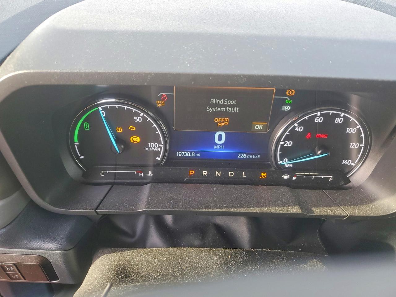 2024 FORD MAVERICK LARIAT photo 9